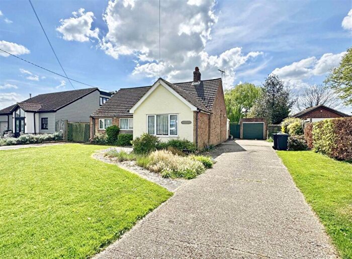 4 Bedroom Chalet For Sale In Bannister Green, Felsted, Dunmow, Essex, CM6