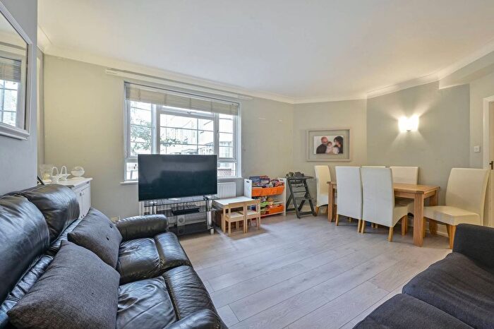 2 Bedroom Flat For Sale In Edge Hill, Wimbledon, London, SW19