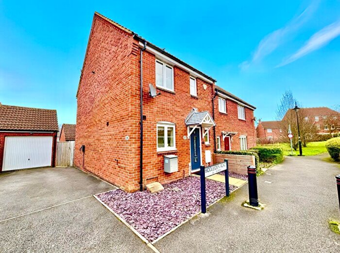 3 Bedroom End Of Terrace House For Sale In Biddlesden Road, Yeovil, BA21
