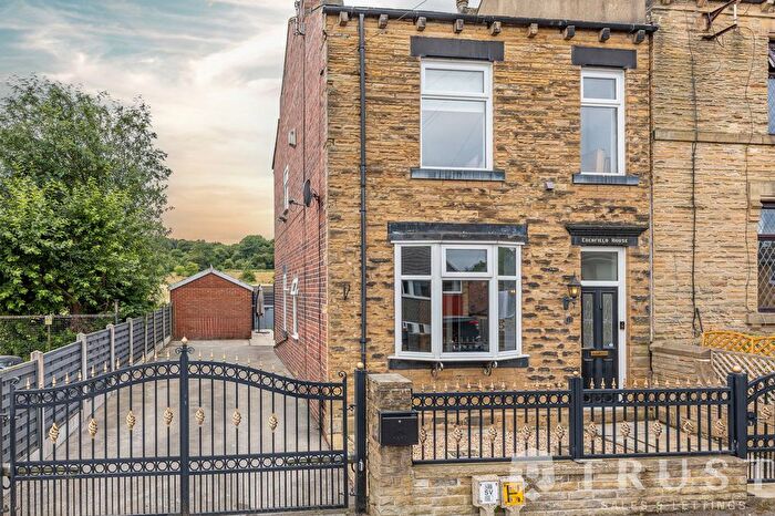 3 Bedroom Detached House For Sale In Mill Street, Birstall, WF17