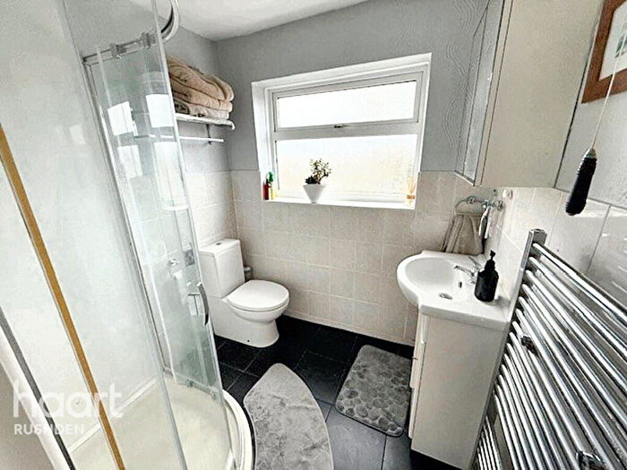 4 Bedroom Detached House For Sale In Chapmans Close, Wellingborough, NN29