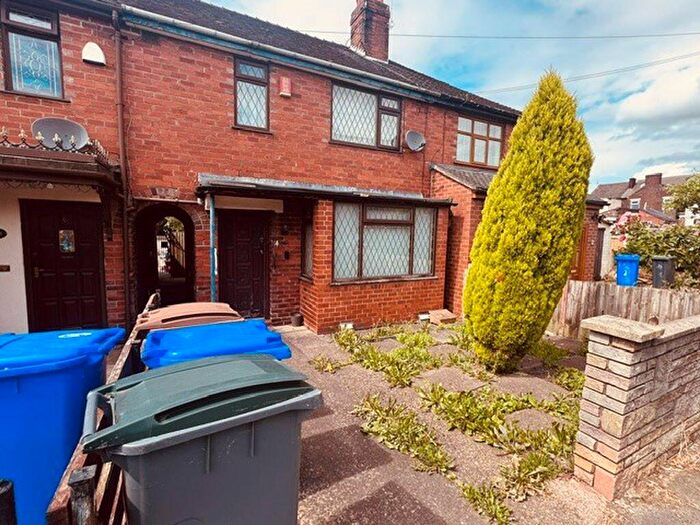 3 Bedroom Town House For Sale In Clyde Road, Burslem, Stoke-On-Trent, ST6