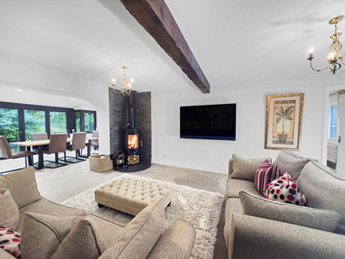 4 Bedroom Cottage For Sale In Bowfields Lane, Blackburn, BB2