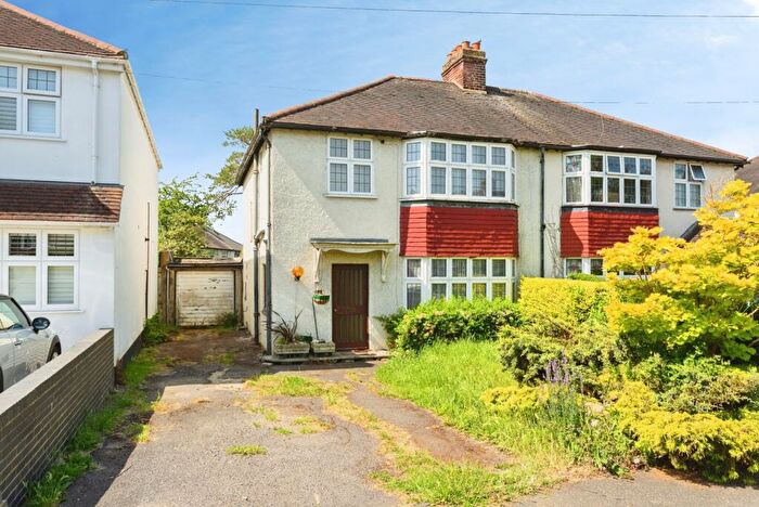 3 Bedroom Semi Detached House For Sale In Rose Hill Park West, Sutton, SM1