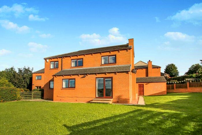 4 Bedroom Detached House To Rent In The Old Orchard, Bramley, Leeds, LS13