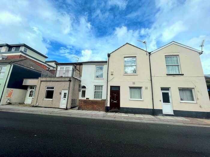 4 Bedroom Terraced House To Rent In Highland Road, Southsea, PO4