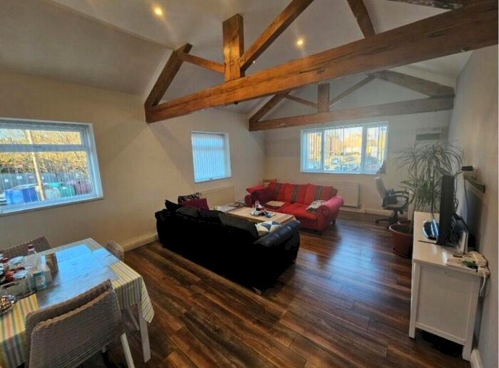 2 Bedroom Apartment To Rent In Wortley Road, Leeds, West Yorkshire, LS12