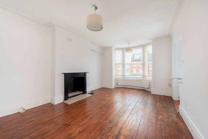 2 Bedroom Apartment To Rent In Primrose Gardens, London, NW3
