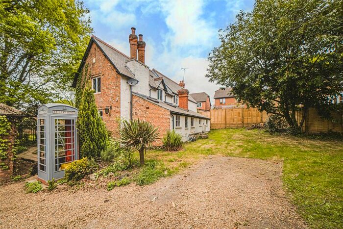 4 Bedroom Detached House To Rent In Julius Hill, Warfield, Berkshire, RG42