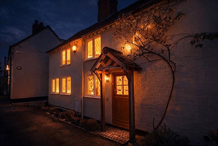 4 Bedroom Cottage For Sale In Gable End, Hawkes Mill Lane, Allesley, Coventry - No Onward Chain, CV5