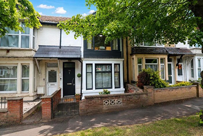 3 Bedroom Terraced House For Sale In Wellingborough Road, Rushden, NN10