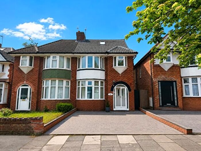 4 Bedroom Semi-Detached House For Sale In Glendower Road, Perry Barr, Birmingham, B42