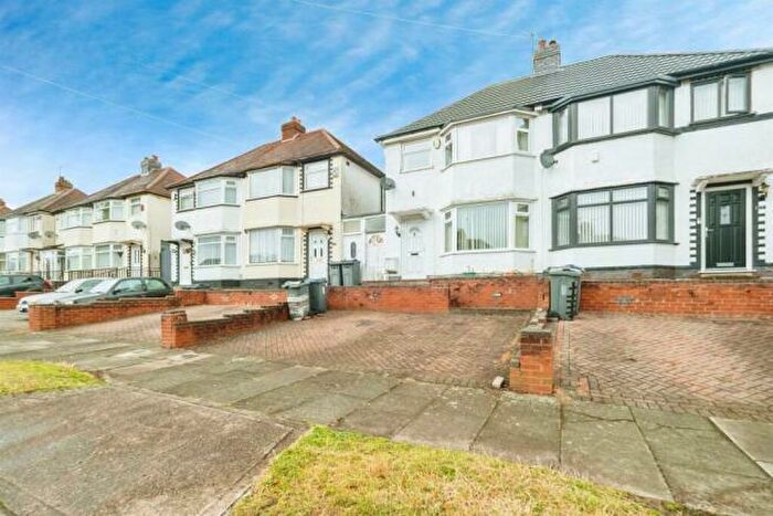 3 Bedroom House To Rent In Derrydown Road, Birmingham, B42