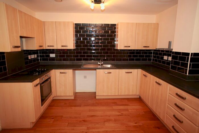 2 Bedroom Flat To Rent In Varcoe Gardens, Hayes UB3