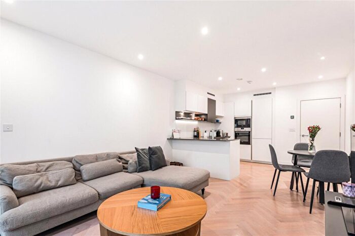 2 Bedroom Apartment To Rent In Sterling Way, London, N7