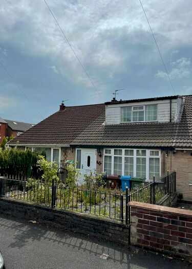 2 Bedroom Terraced House To Rent In Hampshire Road, Oldham, OL9