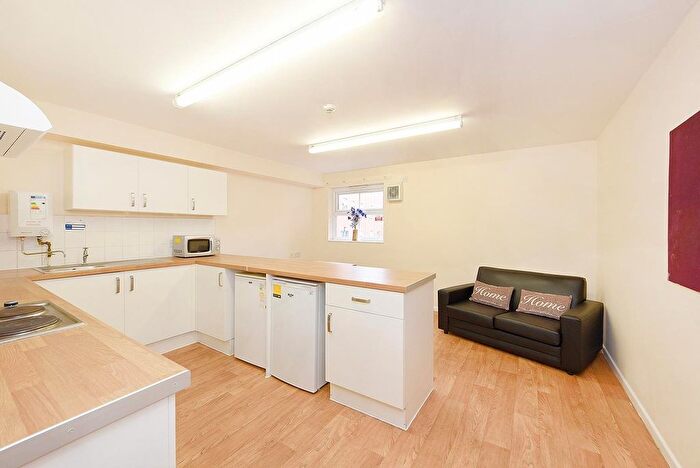 1 Bedroom Flat To Rent In Vicarage Hill, Wrexham, LL13