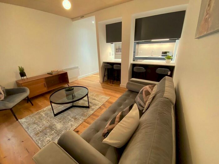 2 Bedroom Apartment To Rent In Finlays Yard, Mangle Steet, M1