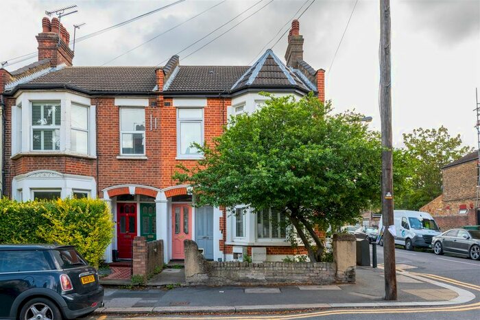 2 Bedroom Flat To Rent In Howard Road, London, E17