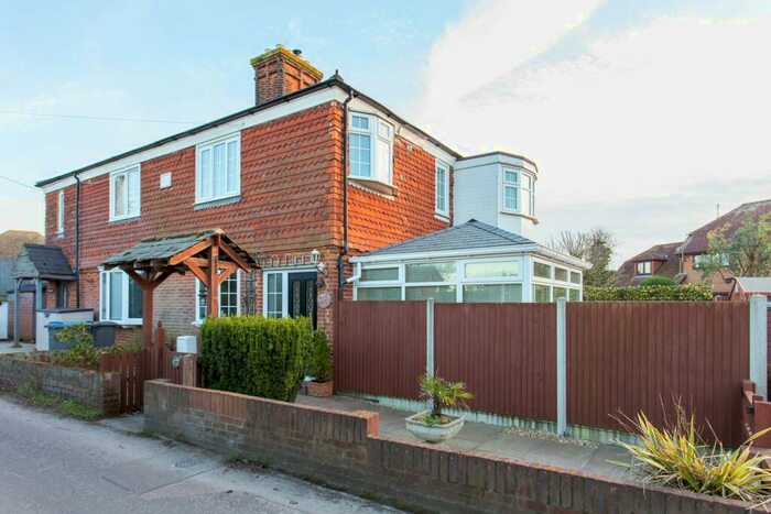 3 Bedroom Semi-Detached House For Sale In Lower Road, Staple, CT3