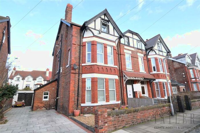 2 Bedroom Flat To Rent In Dunraven Road, West Kirby, Wirral, CH48