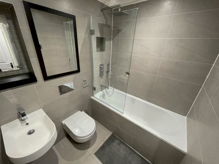 1 Bedroom Apartment To Rent In Bowlalley Lane, Hull, HU1