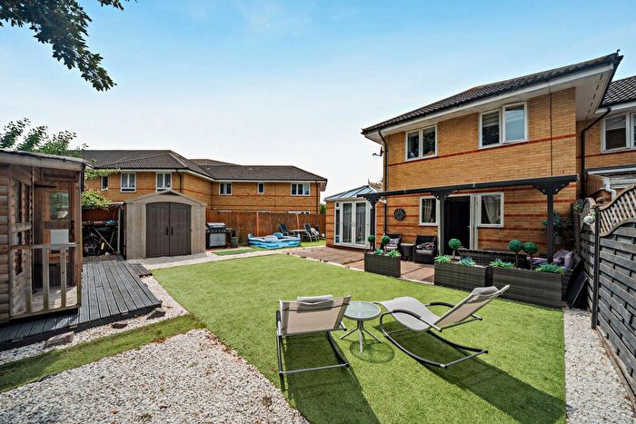 3 Bedroom Semi Detached House For Sale In Stanley Close, Wn New Eltham, SE9