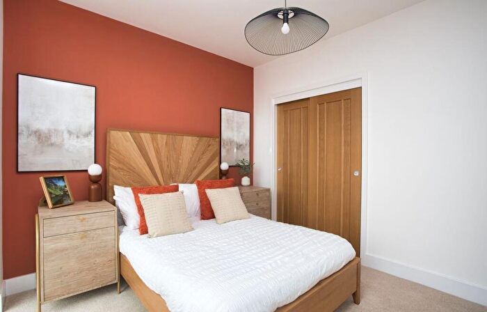 4 Bedroom End Of Terrace House For Sale In Officers View, Guston, Dover, CT15