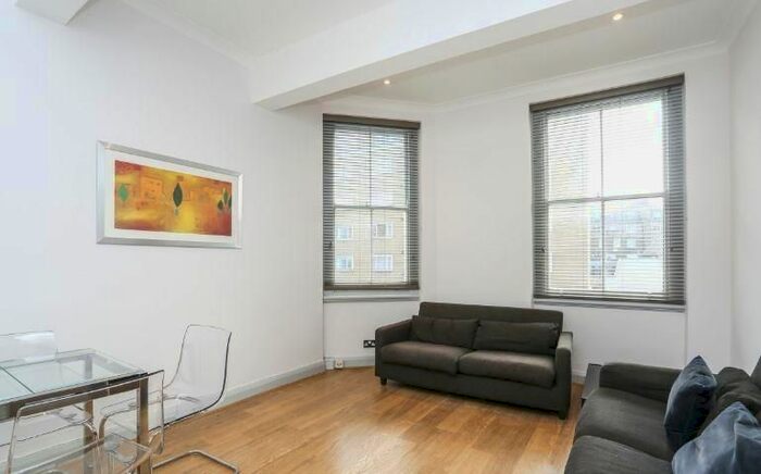 2 Bedroom Flat To Rent In George Street, Marylebone, London, W1H