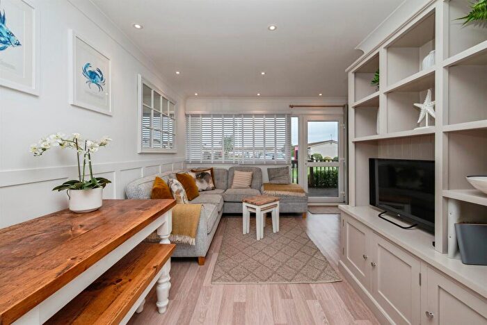 2 Bedroom Park Home For Sale In Mill Lane, Bacton, Norwich, NR12