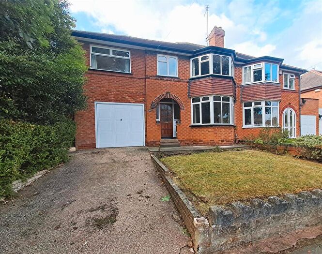 4 Bedroom Semi-Detached House For Sale In Olorenshaw Road, Sheldon, Birmingham, B26