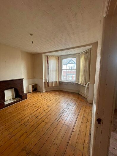 4 Bedroom Flat To Rent In Somerville Road, Wigan, WN1