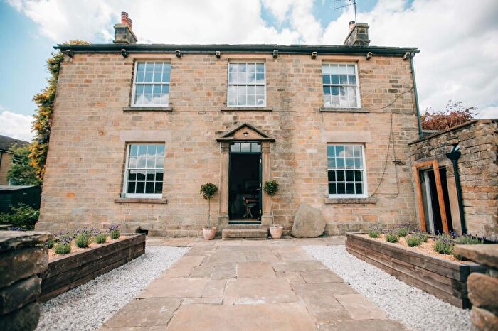 5 Bedroom Country House To Rent In Hathersage Road, Grindleford, S32
