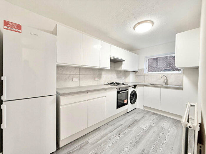 1 Bedroom Flat To Rent In Griffin Lodge, N12