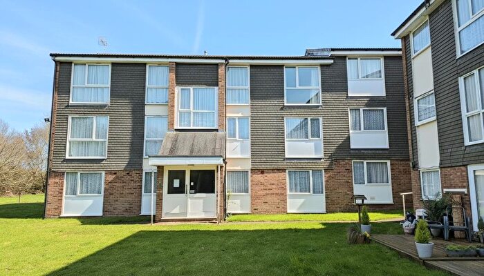 2 Bedroom Flat For Sale In Cuffley Court, Hemel Hempstead, HP2