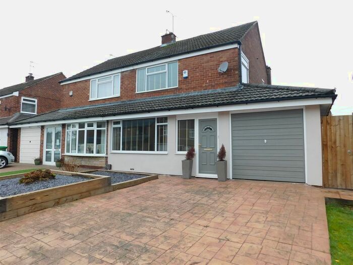 2 Bedroom Semi-Detached House To Rent In Leicester Road, Failsworth, Manchester, M35