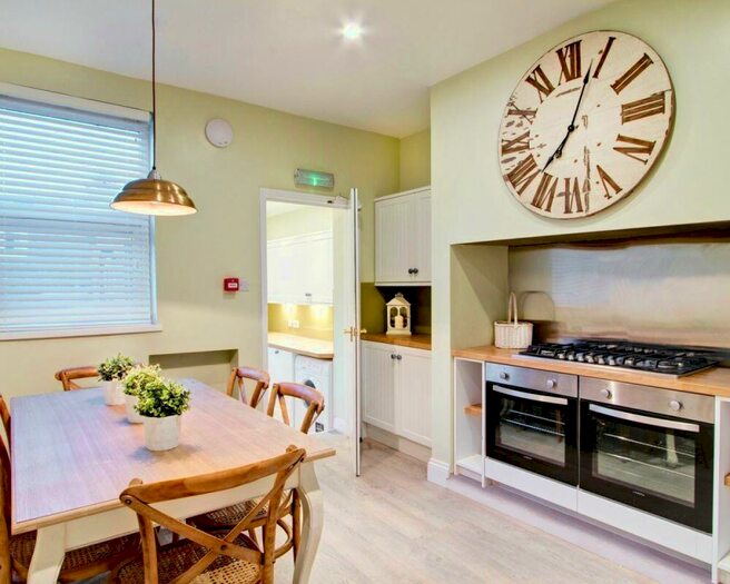 7 Bedroom Terraced House To Rent In Crossgate Peth, Durham, DH1