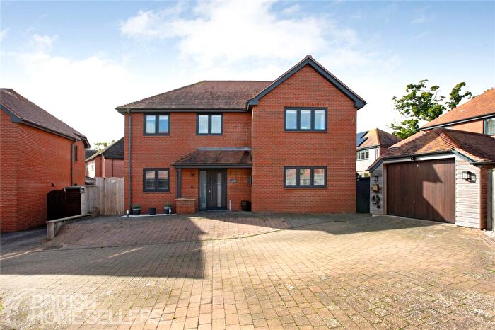 4 Bedroom Detached House For Sale In Scalwell Lane, Seaton, Devon, EX12