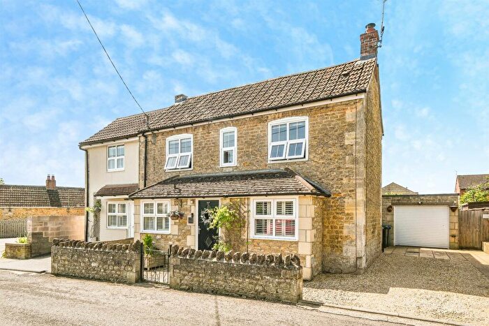 5 Bedroom Detached House For Sale In Wood Lane, Chippenham, SN15