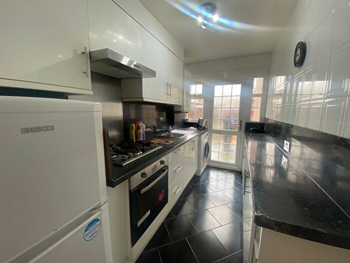 3 Bedroom Semi Detached House To Rent In Harrow, HA2