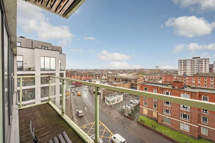 2 Bedroom Flat To Rent In Milner Road, South Wimbledon, London, SW19