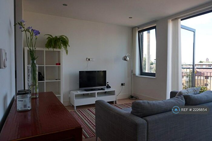 1 Bedroom Flat To Rent In Minton Court, London, E3