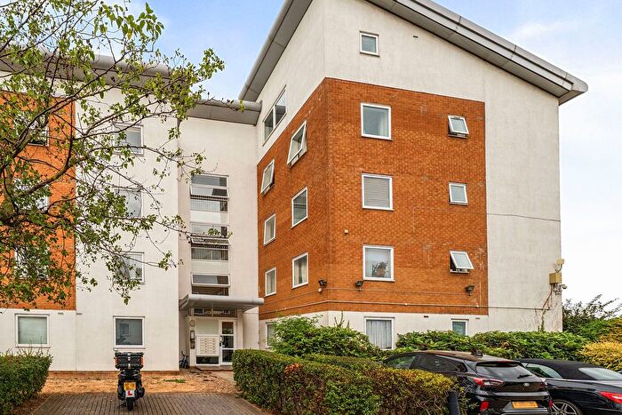 1 Bedroom Flat For Sale In Felixstowe Court, London, E16