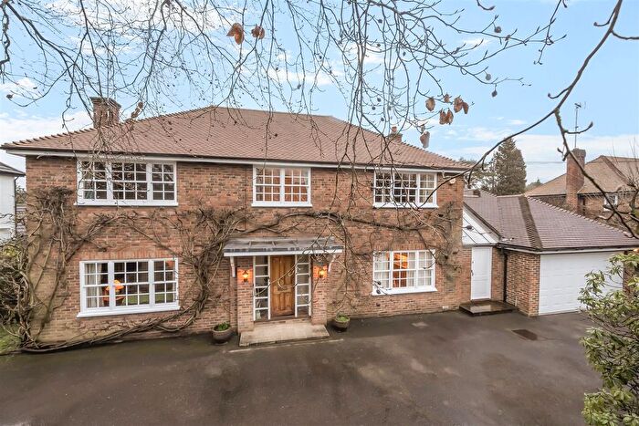 4 Bedroom Detached House For Sale In Murdoch Road, Wokingham, Berkshire, RG40