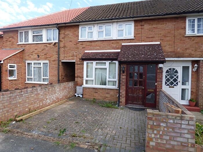 3 Bedroom Terraced House To Rent In Parry Green North, Langley, Berkshire, SL3