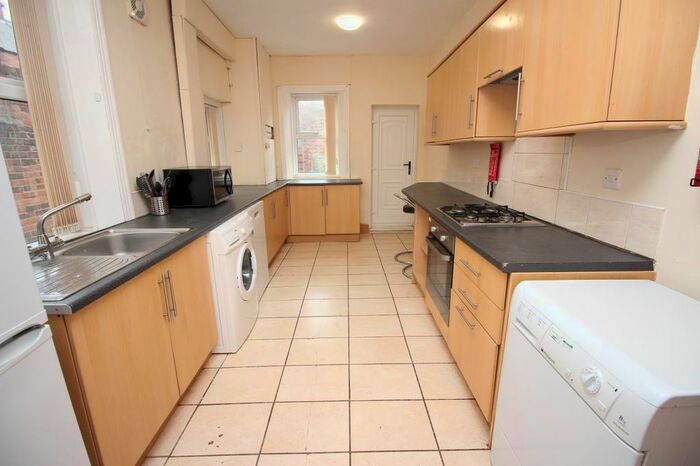 6 Bedroom Terraced House To Rent In Sunbury Avenue, Jesmond, Newcastle Upon Tyne, NE2