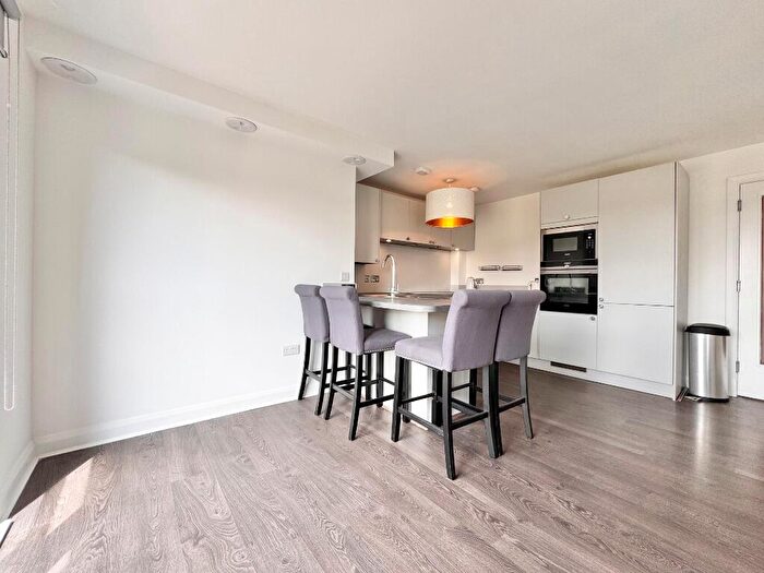 2 Bedroom Flat To Rent In Broomhill Avenue, Broomhill, Glasgow, G11
