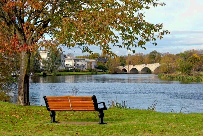 2 Bedroom Apartment To Rent In Chertsey, Surrey, KT16