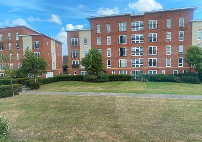 2 Bedroom Apartment For Sale In Flat, Billys Copse, Havant, Hampshire, PO9