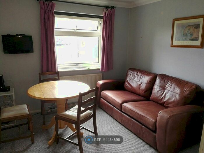 3 Bedroom Flat To Rent In Birmingham, Birmingham, B15